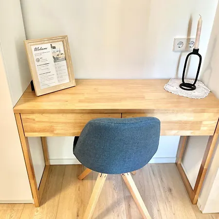 Scandi Mit Terrasse Und Parkplatz Apartment