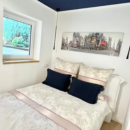 Scandi Apartment With Terrace And Parking