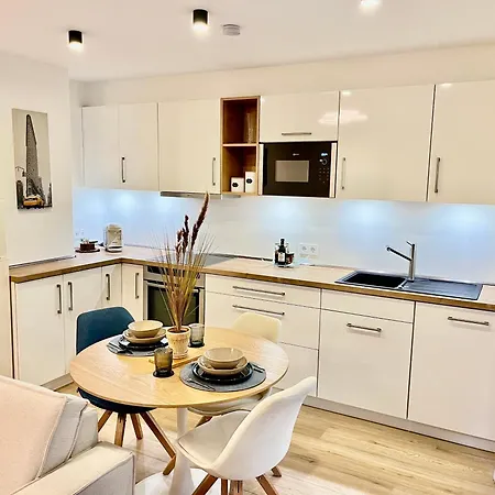 Scandi Mit Terrasse Und Parkplatz Apartment *
