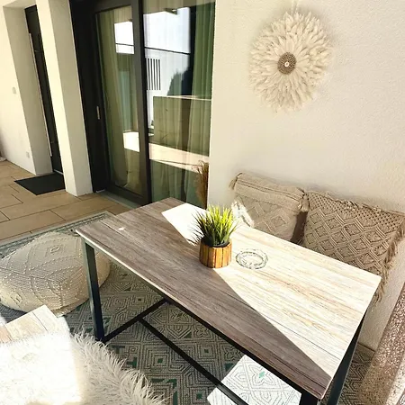 Scandi Apartment With Terrace And Parking Lejlighed *