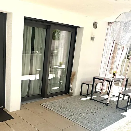 Scandi Mit Terrasse Und Parkplatz Apartament *